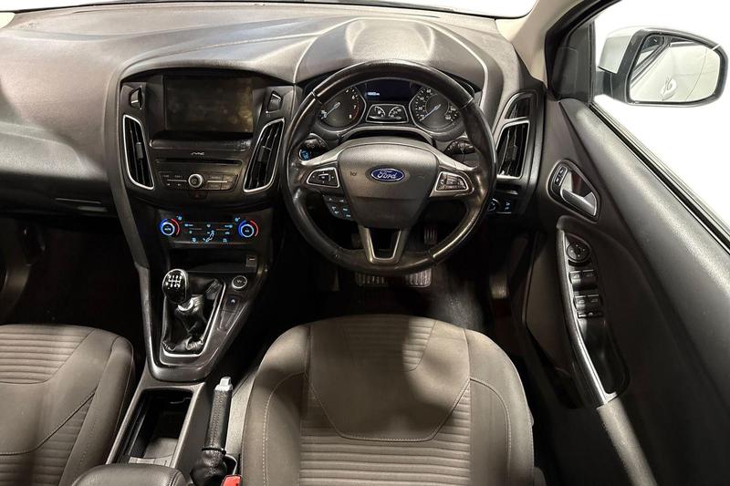 Used Ford Focus 2015 for sale - 76480385: Photo 11