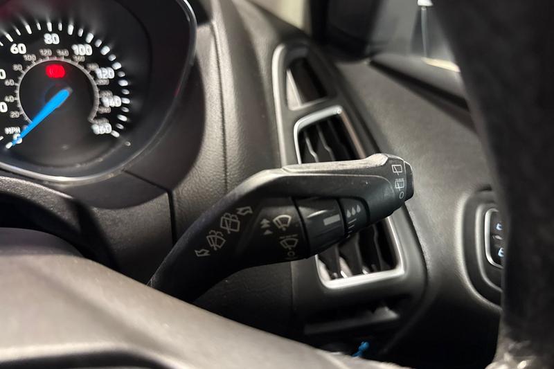 Used Ford Focus 2015 for sale - 76480385: Photo 15