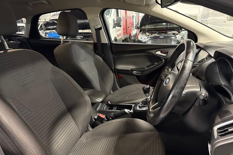 Used Ford Focus 2015 for sale - 76480385: Photo 17