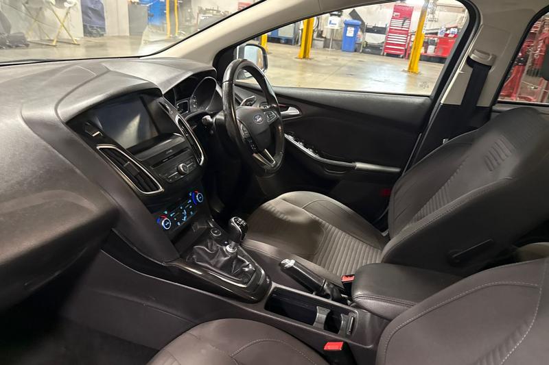 Used Ford Focus 2015 for sale - 76480385: Photo 18