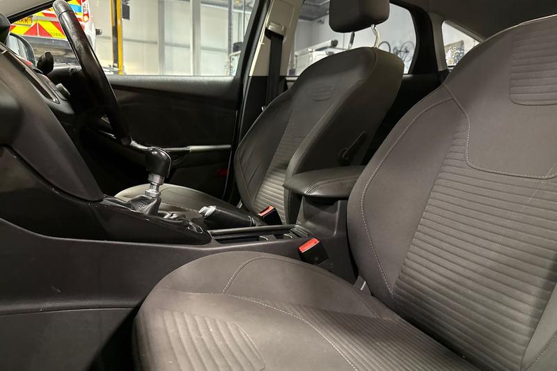Used Ford Focus 2015 for sale - 76480385: Photo 19