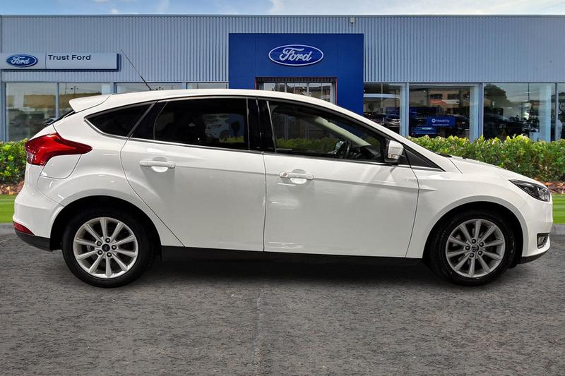 Used Ford Focus 2015 for sale - 76480385: Photo 3