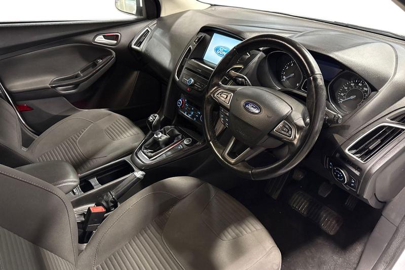 Used Ford Focus 2015 for sale - 76480385: Photo 9