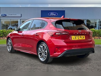 Used Ford Focus 2022 for sale - 76131505: Photo 2