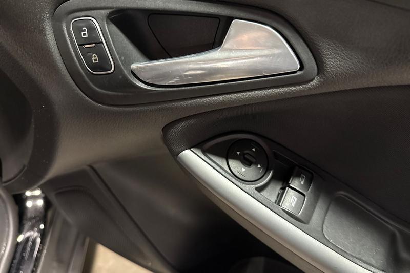 Used Ford Focus 2018 for sale - 76862369: Photo 16