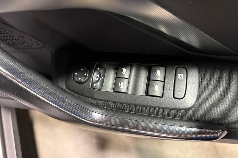 Used Peugeot 2008 2018 for sale - 76350414: Photo 16