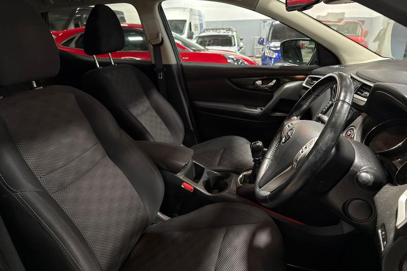 Used Nissan Qashqai 2017 for sale - 76887963: Photo 17