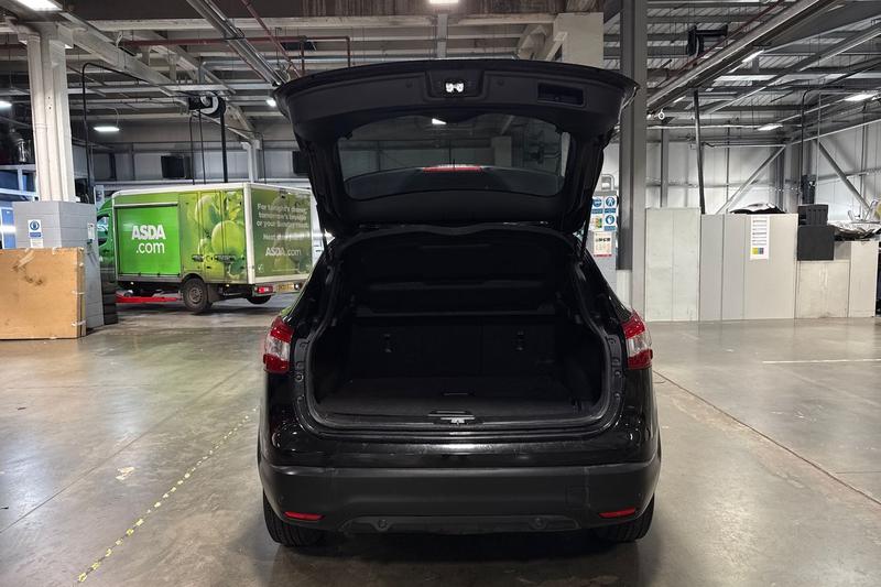 Used Nissan Qashqai 2017 for sale - 76887963: Photo 21