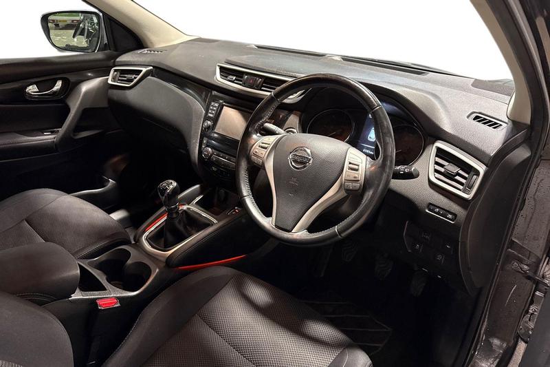 Used Nissan Qashqai 2017 for sale - 76887963: Photo 9