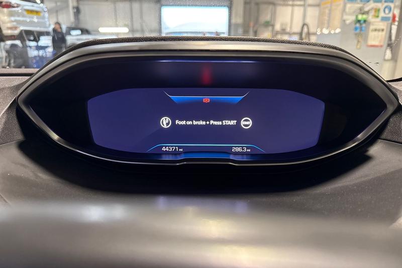 Used Peugeot 5008 2023 for sale - 76887954: Photo 13