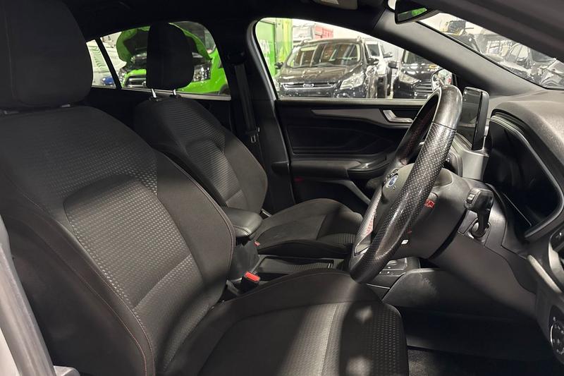 Used Ford Focus 2022 for sale - 76684943: Photo 17