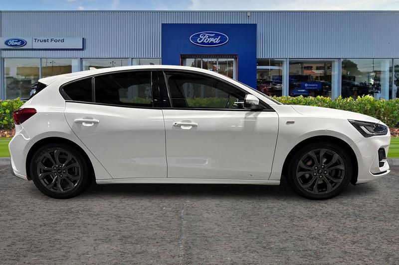 Used Ford Focus 2022 for sale - 76684943: Photo 3