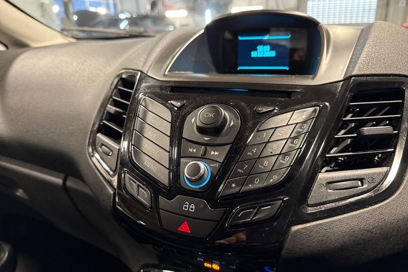 Used Ford Fiesta 2014 for sale - 76984841: Photo 32