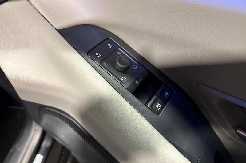 Used Ford Explorer 2025 for sale - 78001145: Photo 16