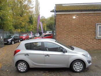 Used Hyundai i20 2014 for sale - 76398069: Photo