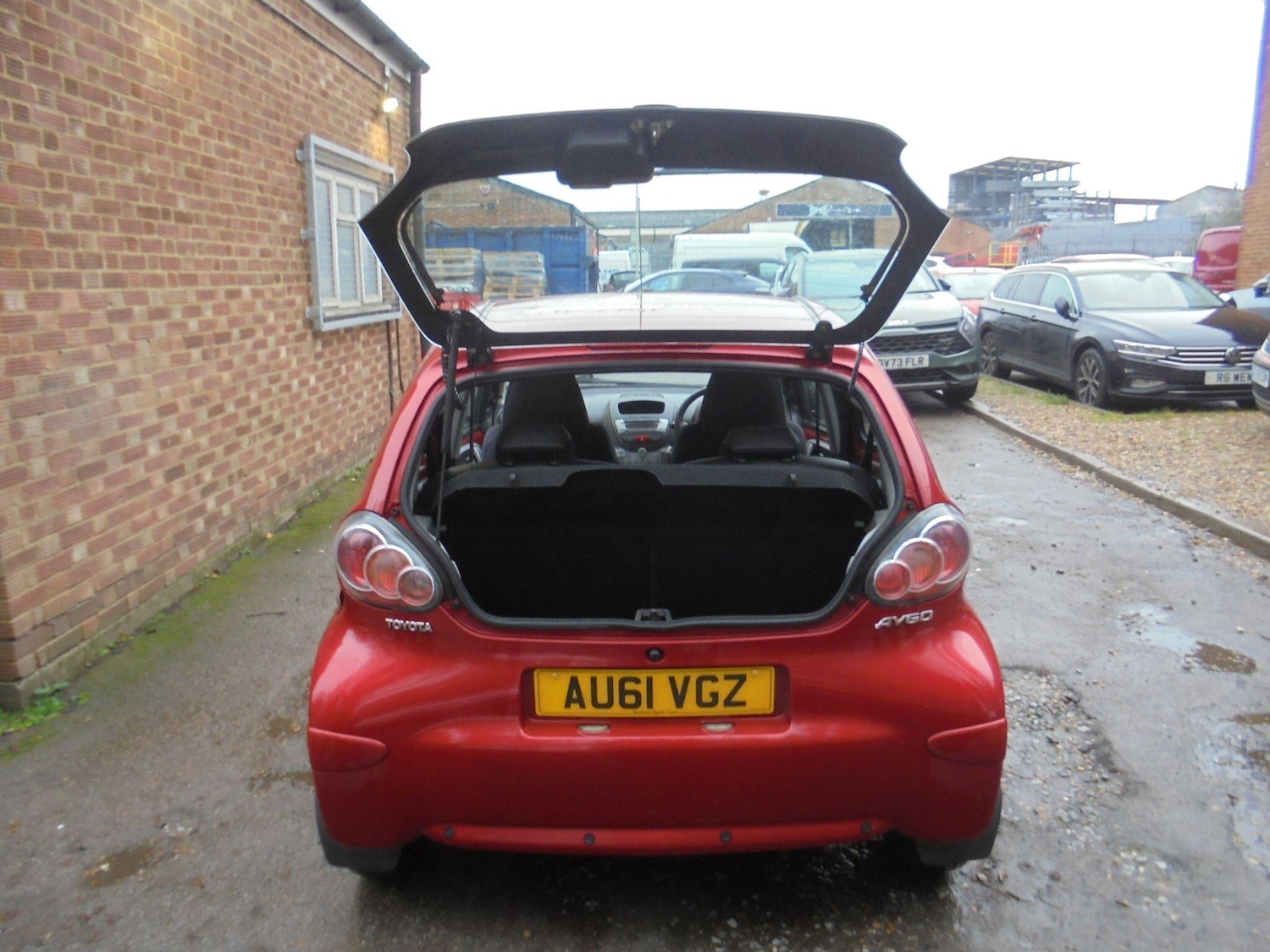 Used Toyota AYGO 2011 for sale - 76965320: Photo 9
