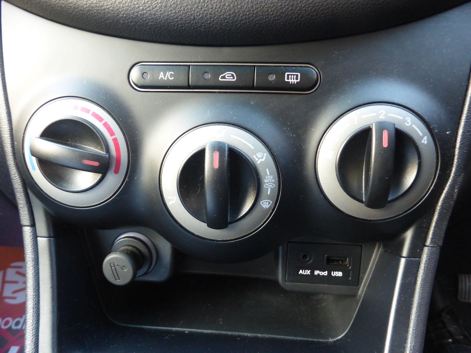 Used Hyundai i10 2012 for sale - 76801861: Photo 14