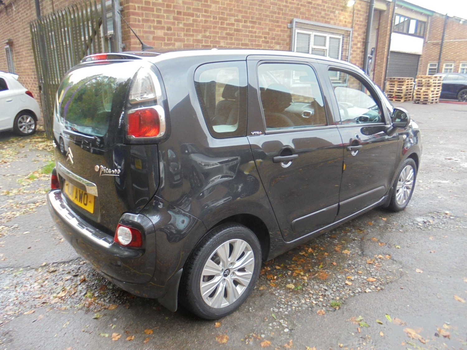 Used Citroen C3 Picasso 2011 for sale - 76336421: Photo 10