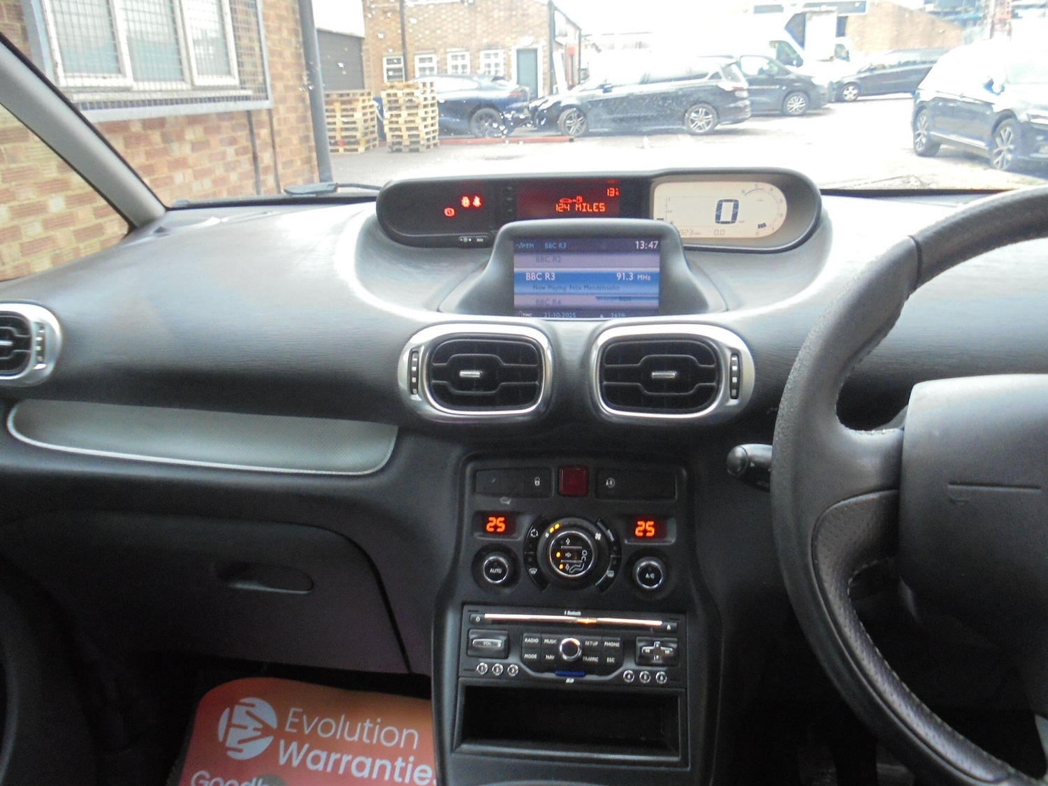 Used Citroen C3 Picasso 2011 for sale - 76336421: Photo 17