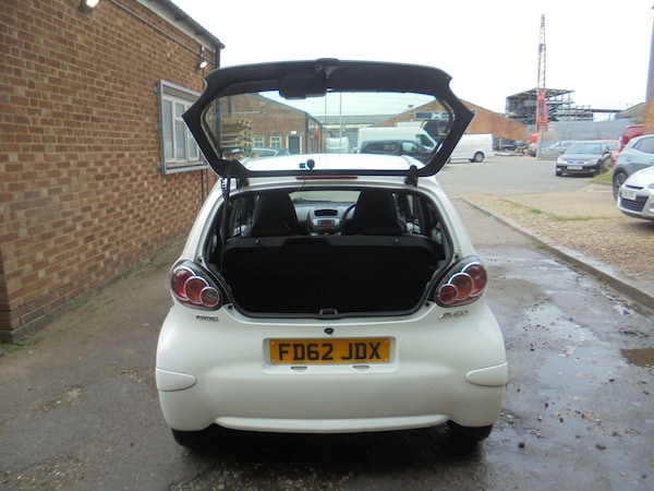 Used Toyota AYGO 2012 for sale - 76215009: Photo 8