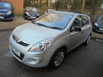 Used Hyundai i20 2012 for sale - 76728923: Photo