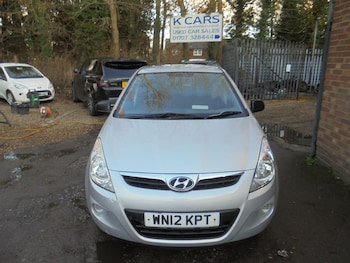 Used Hyundai i20 2012 for sale - 76728923: Photo