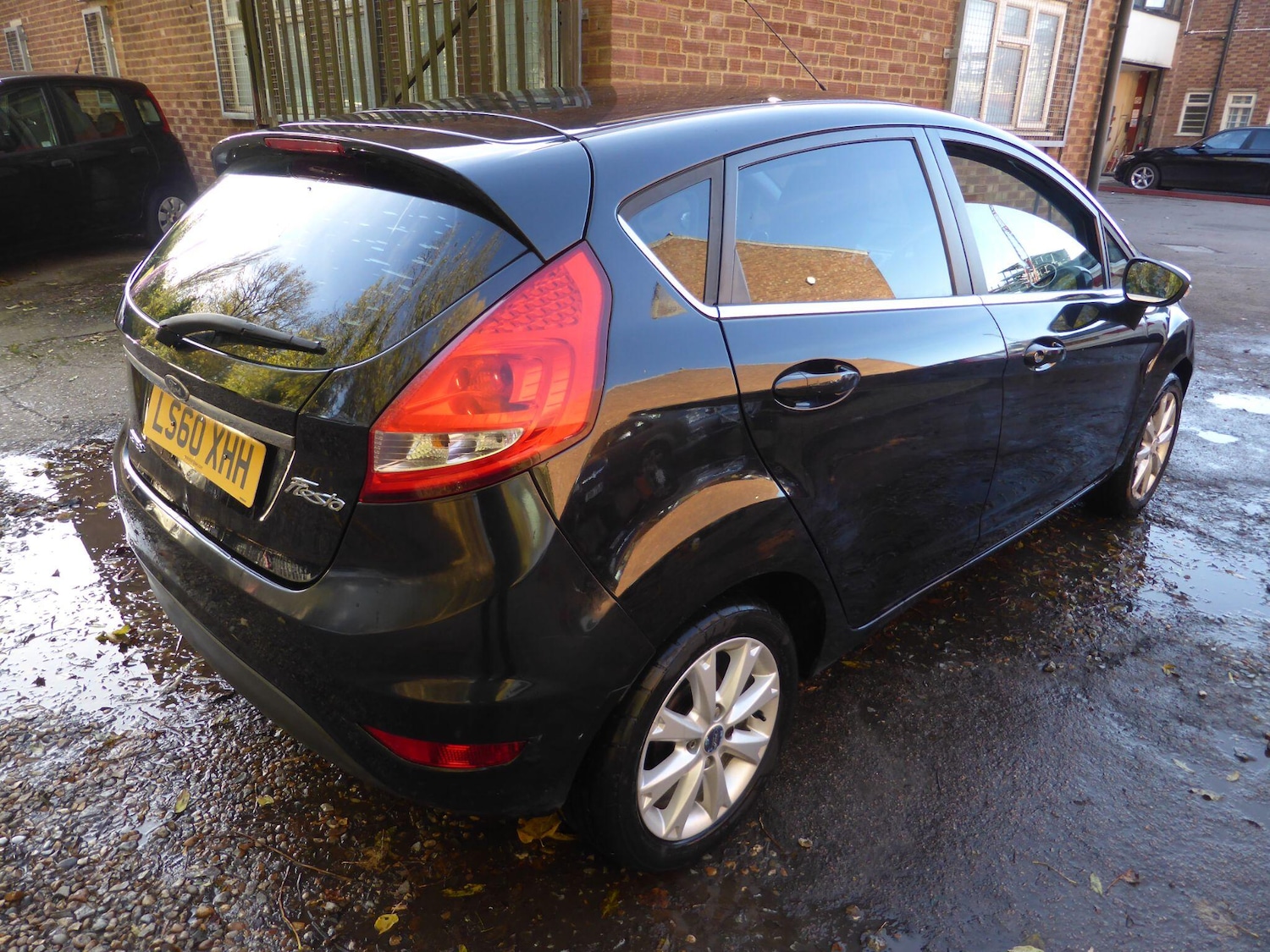 Used Ford Fiesta 2010 for sale - 76472550: Photo 10