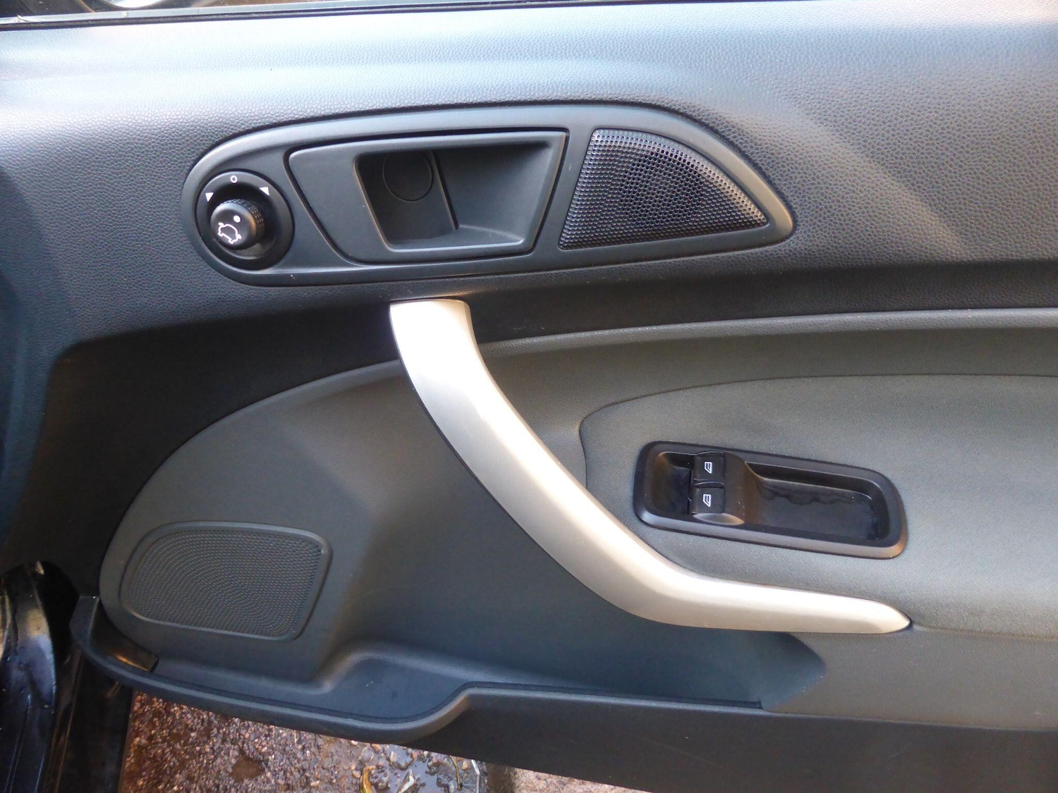 Used Ford Fiesta 2010 for sale - 76472550: Photo 16