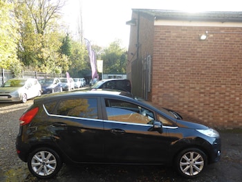 Used Ford Fiesta 2010 for sale - 76472550: Photo