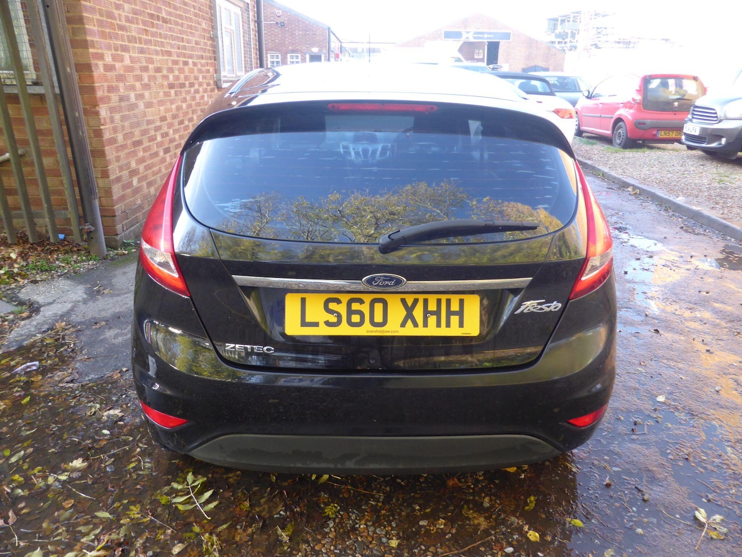 Used Ford Fiesta 2010 for sale - 76472550: Photo 8