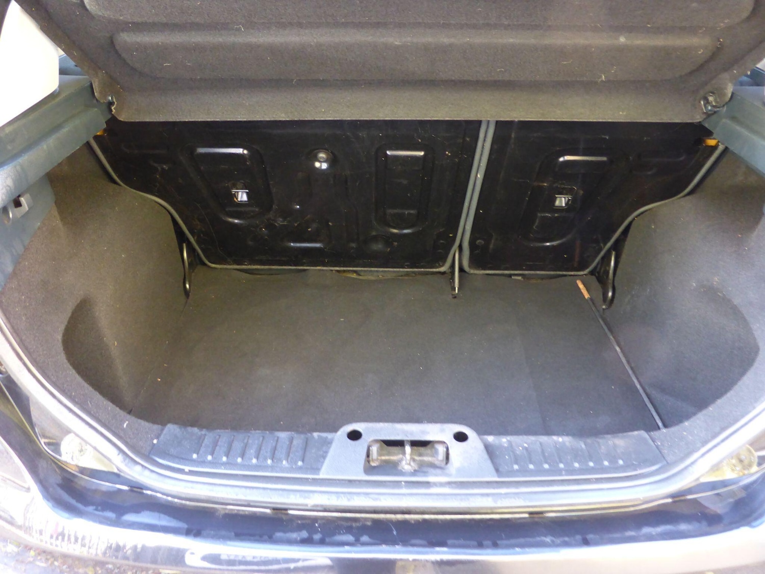 Used Ford Fiesta 2010 for sale - 76472550: Photo 9