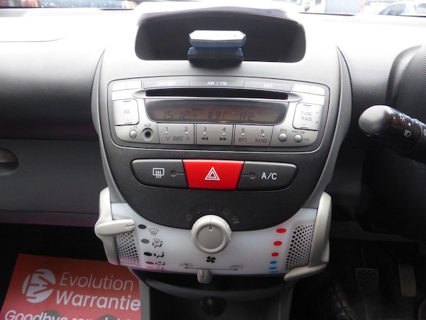 Used Peugeot 107 2010 for sale - 76238631: Photo 13