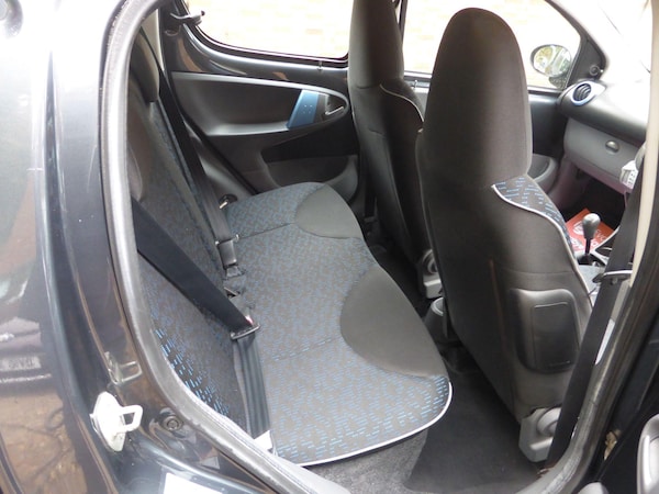 Used Peugeot 107 2010 for sale - 76238631: Photo 16