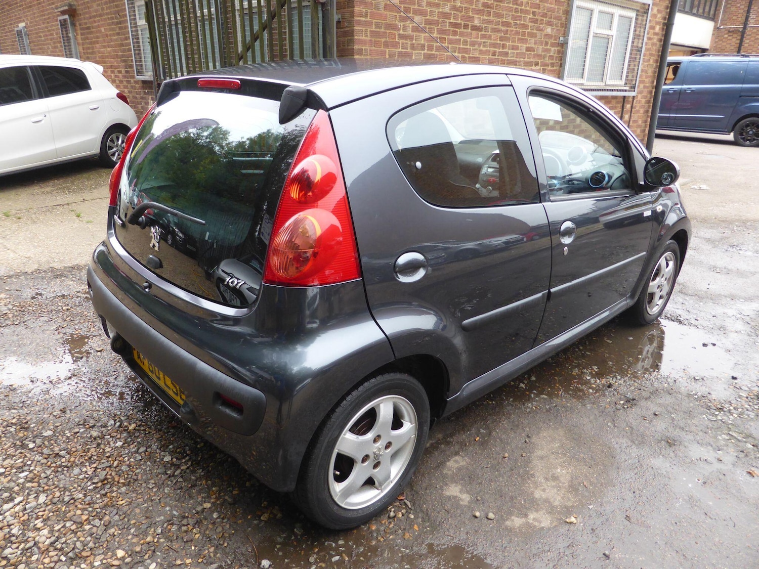 Used Peugeot 107 2010 for sale - 77166990: Photo 9