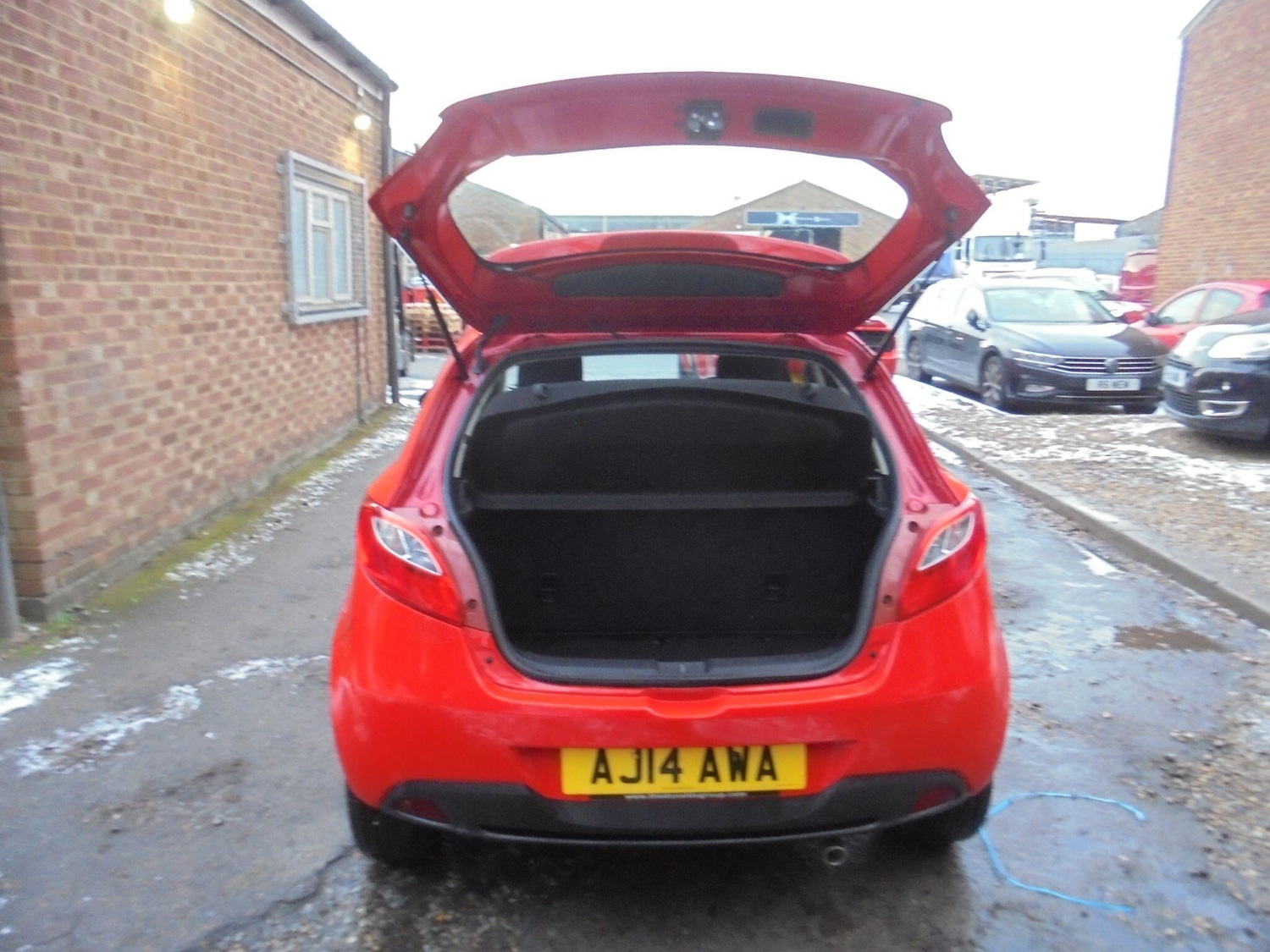 Used Mazda Mazda2 2014 for sale - 77119620: Photo 9