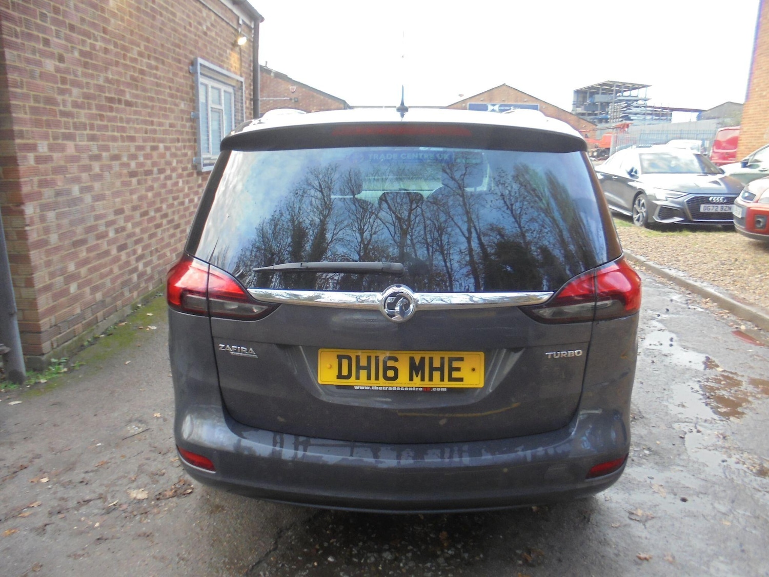 Used Vauxhall Zafira Tourer 2016 for sale - 76802205: Photo 8