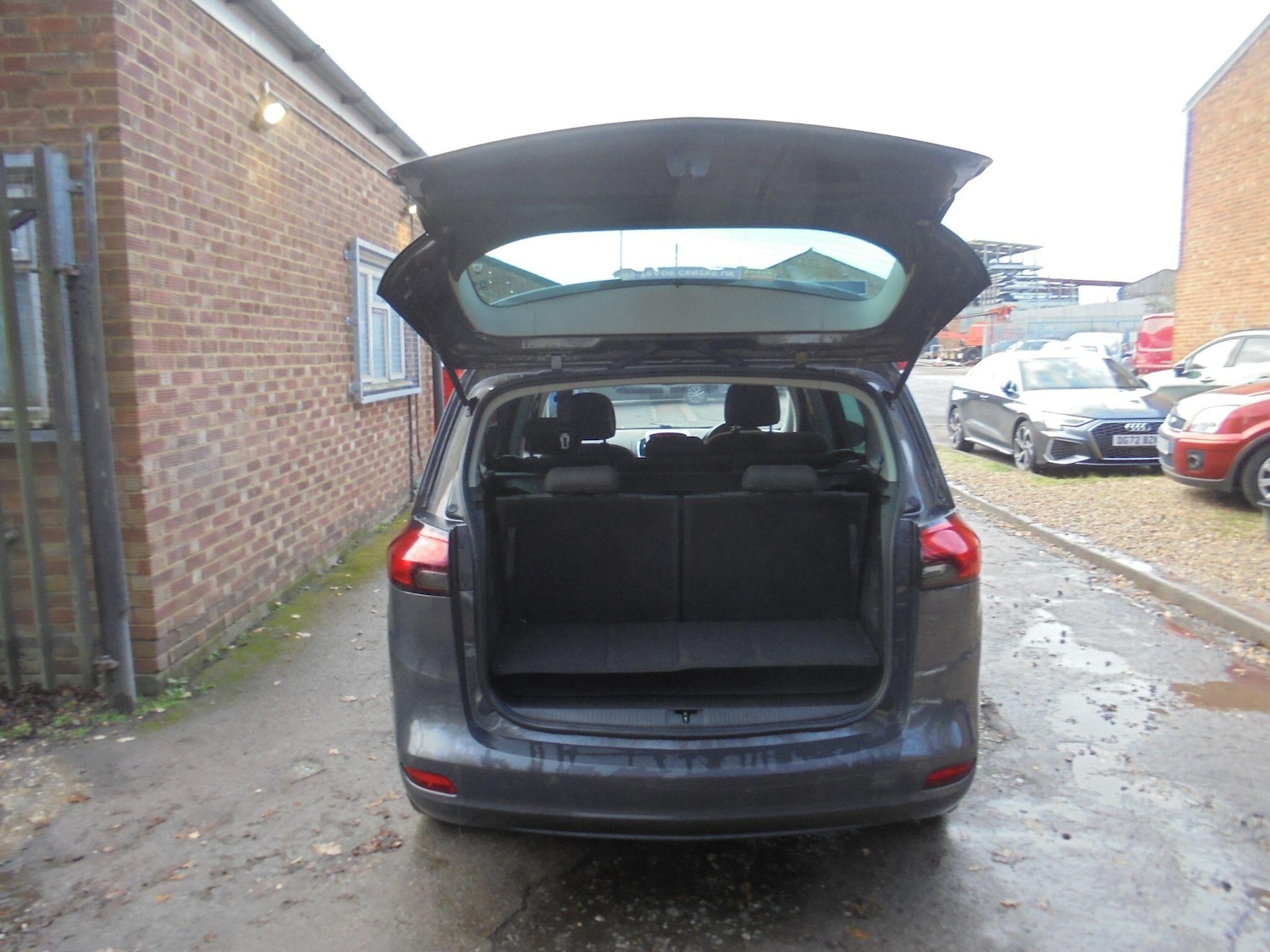 Used Vauxhall Zafira Tourer 2016 for sale - 76802205: Photo 9