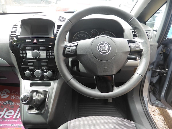 Used Vauxhall Zafira 2010 for sale - 75449525: Photo 11