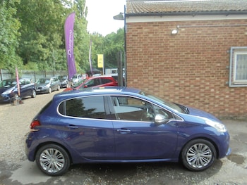 Used Peugeot 208 2016 for sale - 76432498: Photo