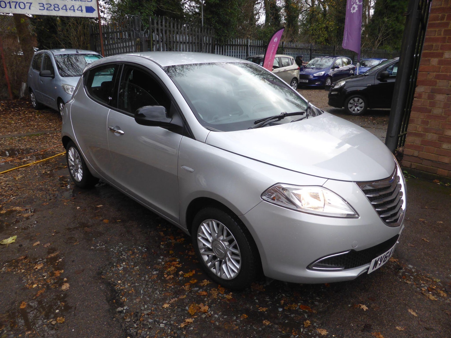 Used Chrysler Ypsilon 2014 for sale - 76839642: Photo 3