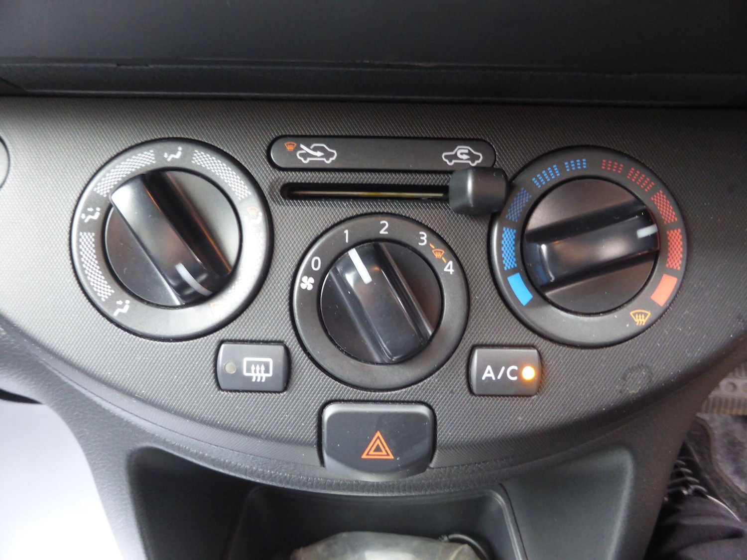 Used Nissan Note 2010 for sale - 77695341: Photo 15