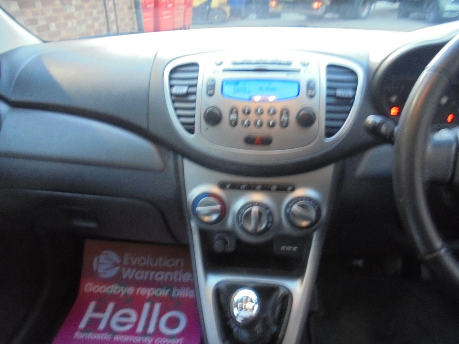 Used Hyundai i10 2011 for sale - 76701318: Photo 11