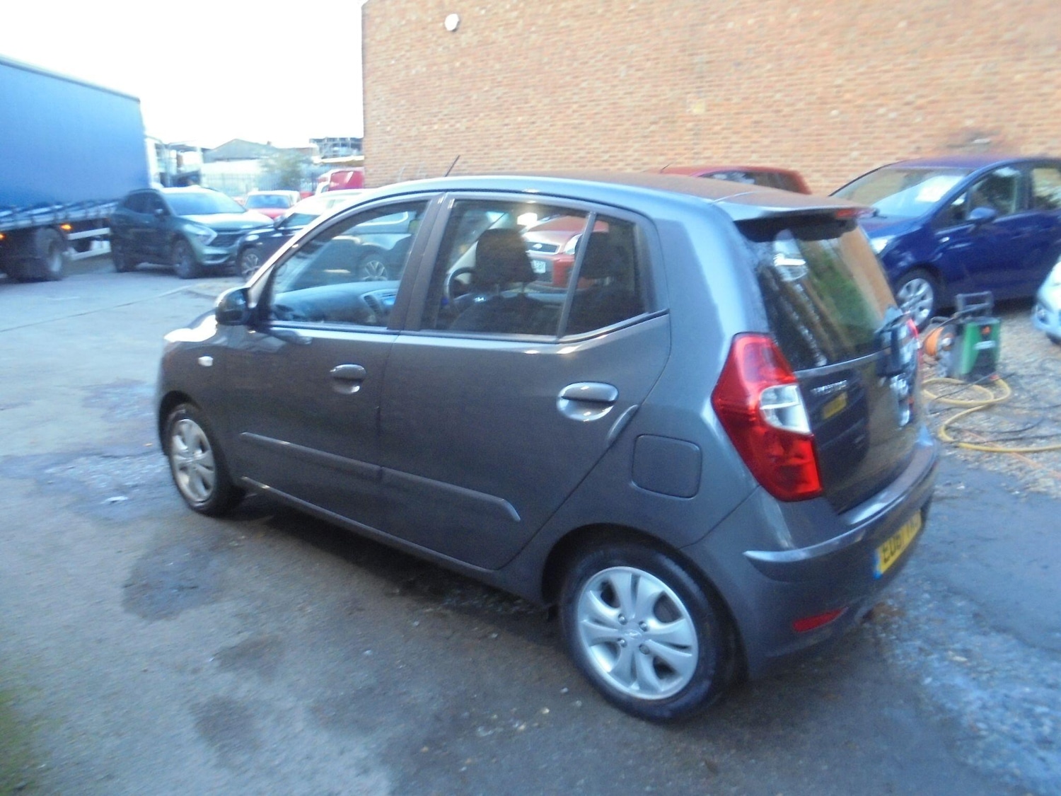 Used Hyundai i10 2011 for sale - 76701318: Photo 7