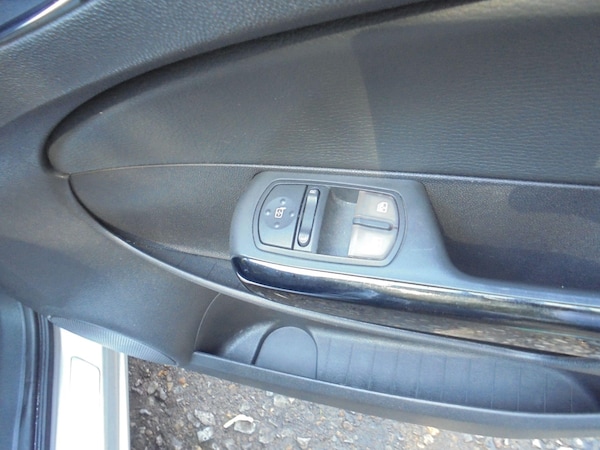 Used Vauxhall Corsa 2013 for sale - 75214678: Photo 16