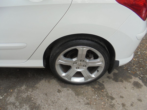 Used Peugeot 308 2010 for sale - 76226374: Photo 10