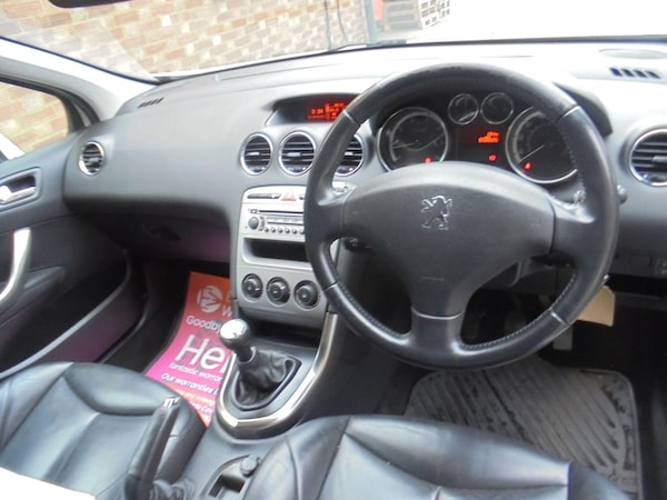 Used Peugeot 308 2010 for sale - 76226374: Photo 11