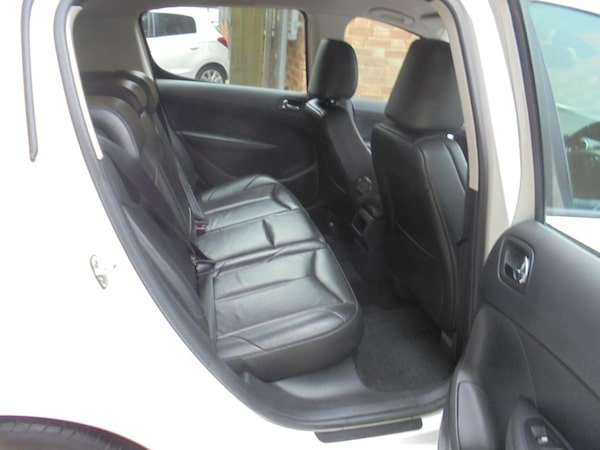 Used Peugeot 308 2010 for sale - 76226374: Photo 16