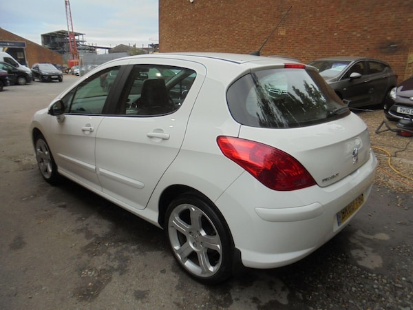 Used Peugeot 308 2010 for sale - 76226374: Photo 6