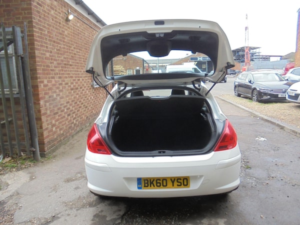 Used Peugeot 308 2010 for sale - 76226374: Photo 8