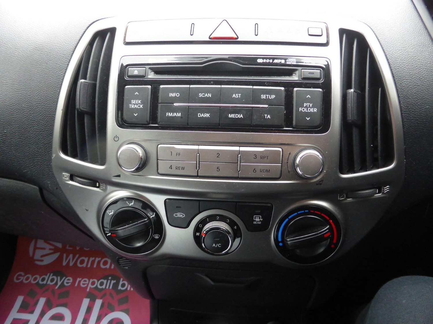 Used Hyundai i20 2013 for sale - 76976899: Photo 13